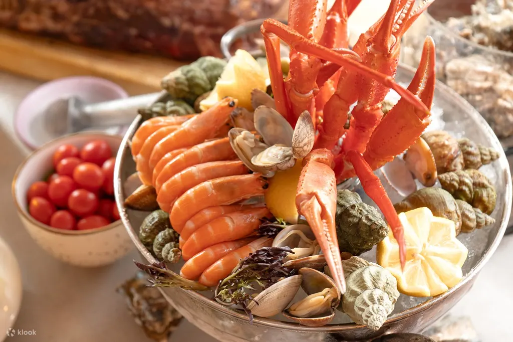 香港西環萬怡酒店自助餐｜MoMo Cafe｜自助午餐、自助晚餐｜刺身、冰鎮海鮮、各款美食、Movenpick 雪糕